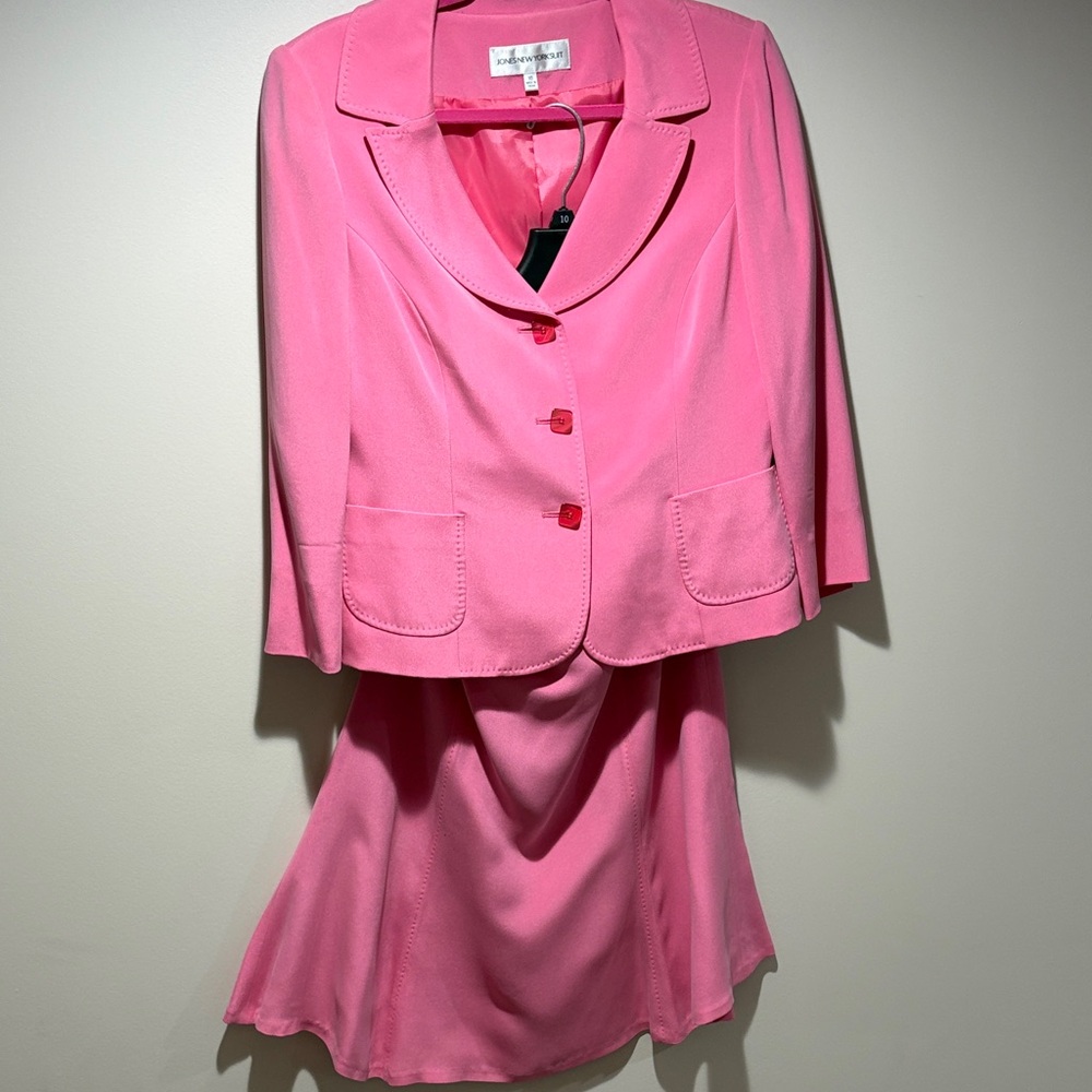 Jones New York Suit in Bright Pink